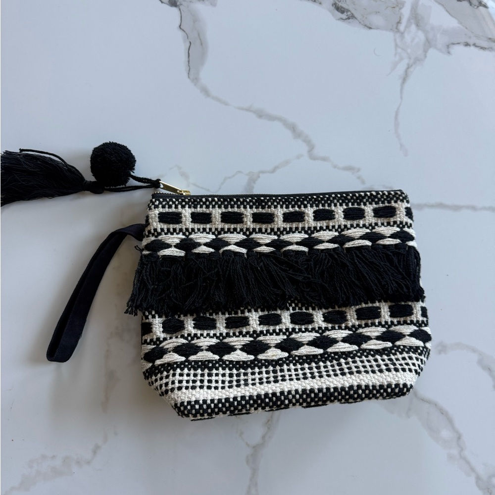 Black and White Woven Clutch/Wristlet